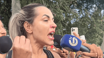 Deolane dando entrevista na saída da prisao